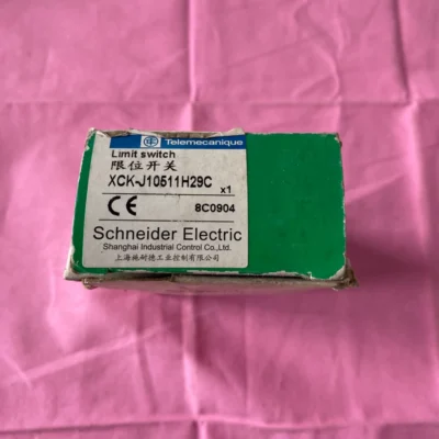 Schneider XCK-J10511H29C Limit Switch for Industrial Use