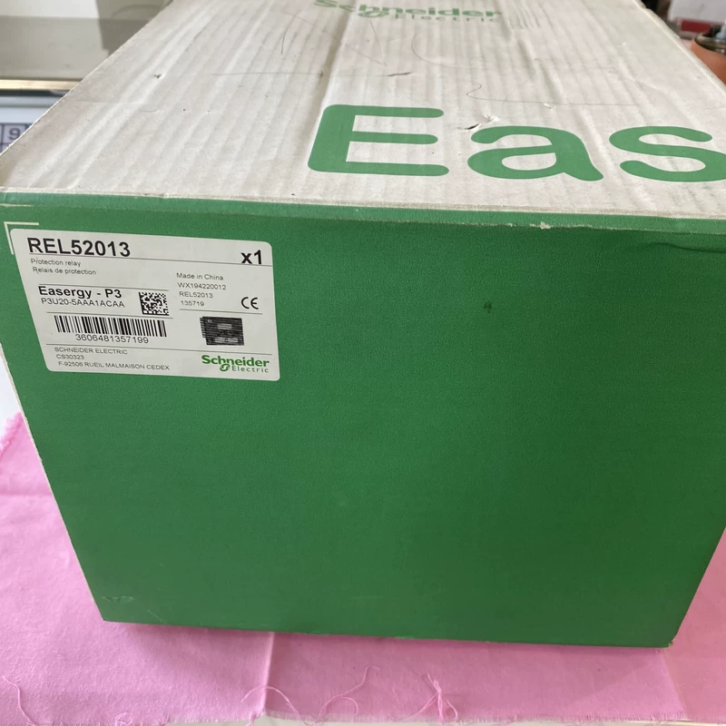 Schneider REL52013 Protection Relay for Power Systems