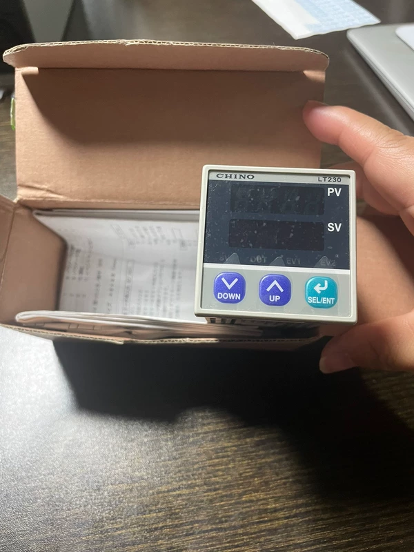 CHINO LT23050000-10A Digital Temperature Controller for Industry - Image 2