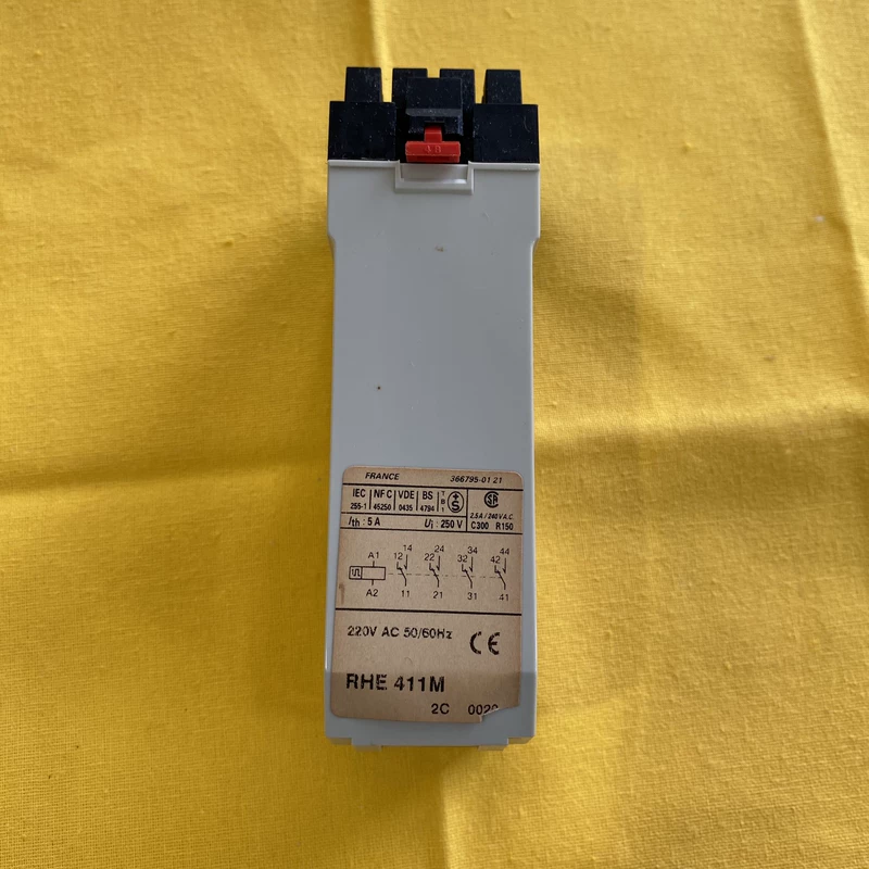 Flicker Relay Schneider RHE411M for Reliable Switching - Image 2